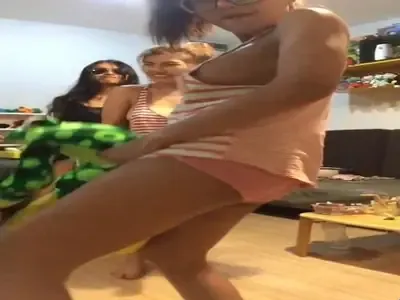 Anak SMA Terciduk Mesum Di Rumah Kosong Sepi