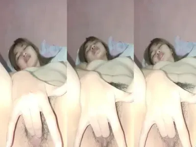 Cewek Live Sange Gak Tahan Colmek Memek Basah Banjir